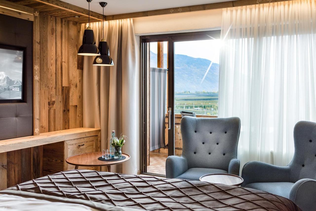 MONDI Hotel Tscherms Buitenkant foto