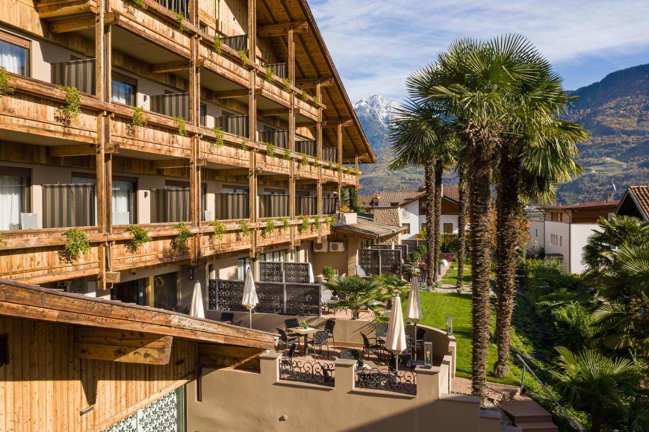 MONDI Hotel Tscherms Buitenkant foto